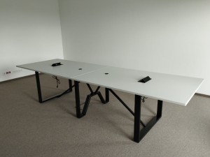 Duży stół konferencyjny 3.5m x 1.1m realizacja